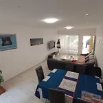 Charming T5 With Garden And Terrace