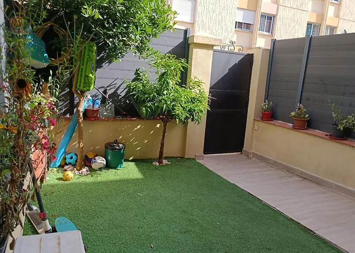 Charming T5 With Garden And Terrace