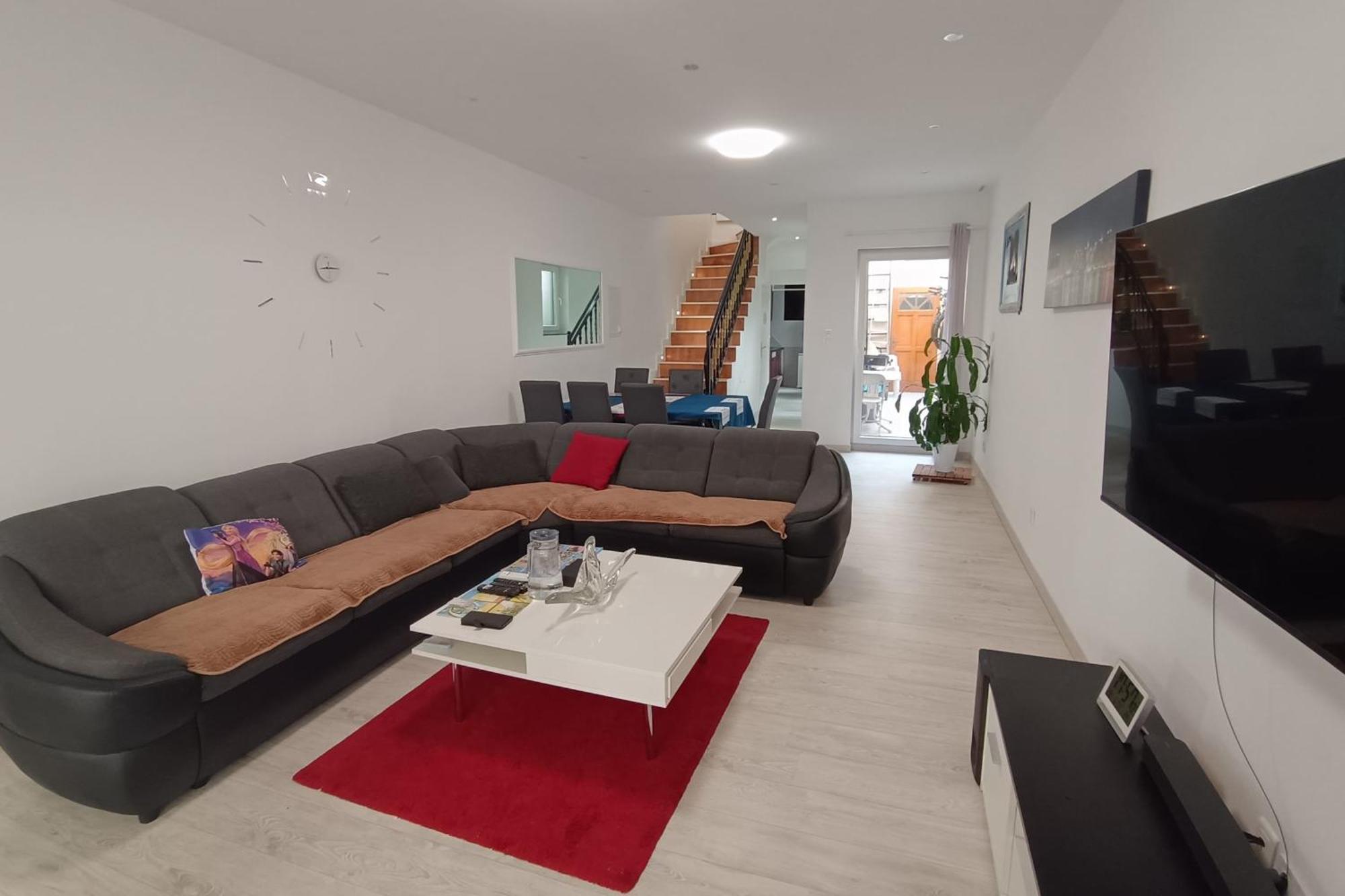 Charming T5 With Garden And Terrace